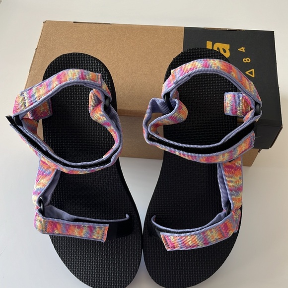 Teva Shoes - NIB TEVA Sandals size 8